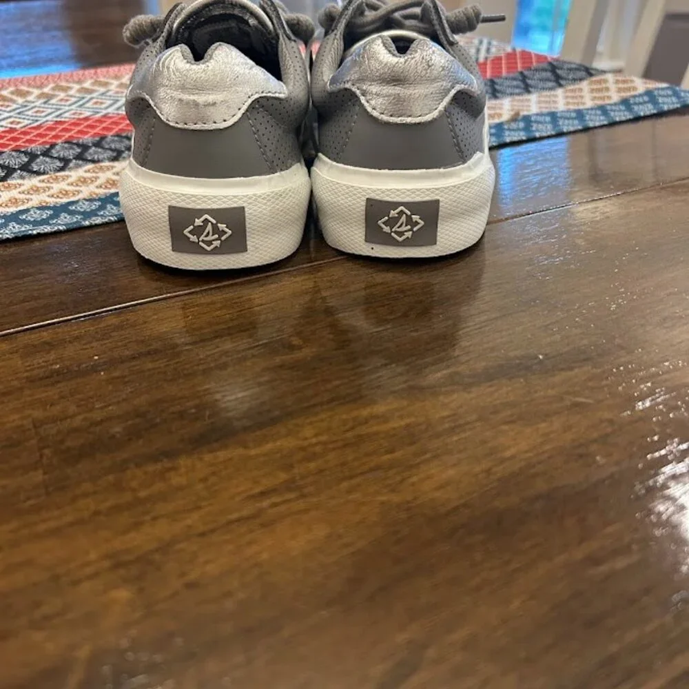 NWT Sperry Crest Vibe Leather Sneakers - Grey / Silver - Women's 7.5 - Picture 5 of 7